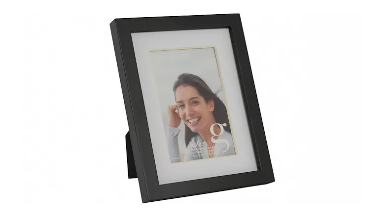 UR1 Gallery 6x8 Photo Frame with 4x6 Opening - Black UR1 Gallery 6x8 Photo Frame with 4x6 Opening - Black