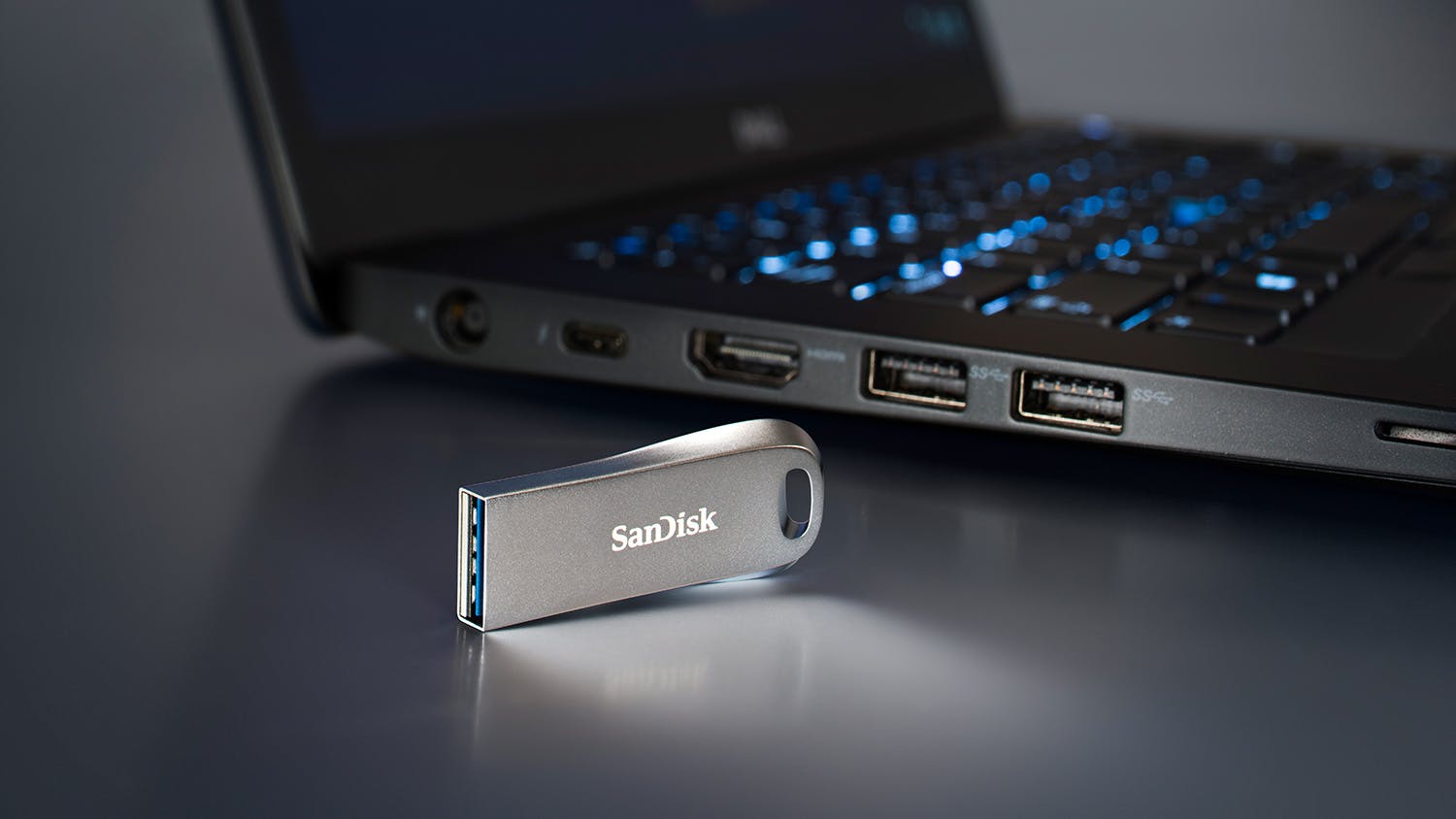 SanDisk Ultra Luxe USB 3.1 Flash Drive - 256GB (Metal)