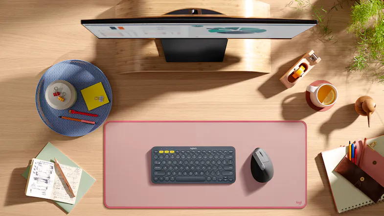 Logitech Desk Mat Studio Series - Dark Rose Logitech Desk Mat Studio Series - Dark Rose