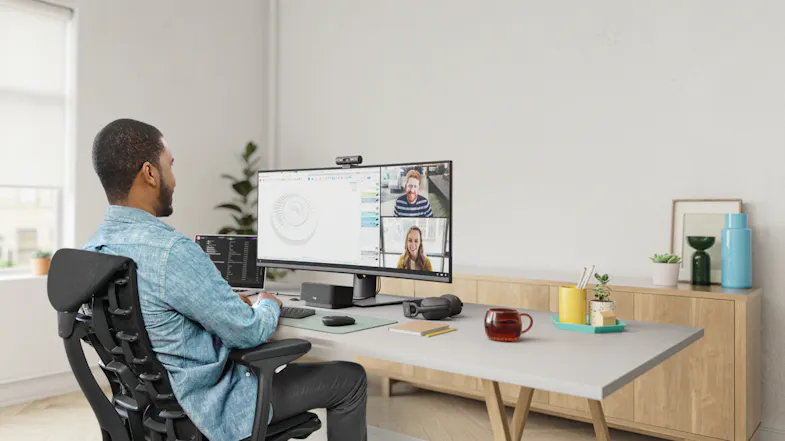 Logitech Brio 500 Full HD Webcam - Off White Logitech Brio 500 Full HD Webcam - Off White