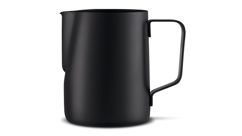A front-view of a black metal milk frothing pitcher with a handle. A front-view of a black metal milk frothing pitcher with a handle.