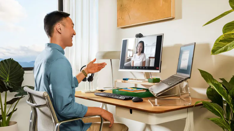Logitech Brio 100 Full HD USB Webcam - Graphite (960-001587) Logitech Brio 100 Full HD USB Webcam - Graphite (960-001587)