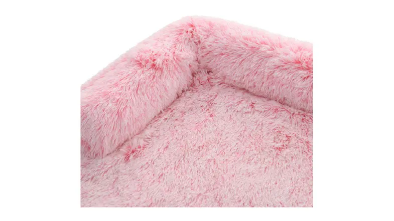 A close-up, angled view of a pet sofa protector’s corner A close-up, angled view of a pet sofa protector’s corner