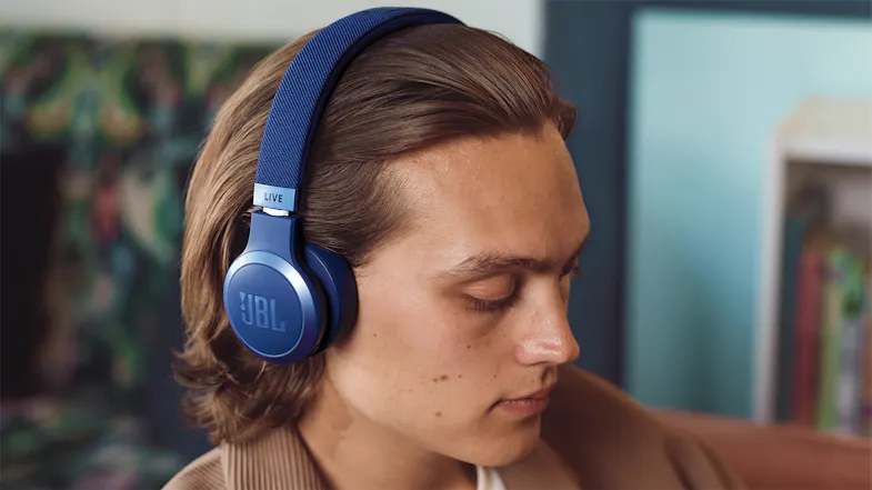JBL Live 670NC Adaptive Noise Cancelling Wireless On-Ear Headphones - Blue JBL Live 670NC Adaptive Noise Cancelling Wireless On-Ear Headphones - Blue