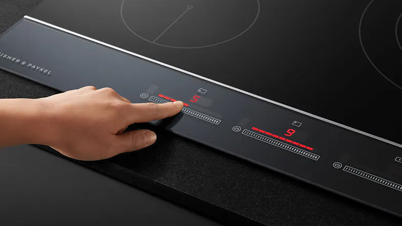 Fisher & Paykel 90cm 5 Zone Gas & Induction Cooktop - Black Glass (Series 9/CGI905DLPTB4) Fisher & Paykel 90cm 5 Zone Gas & Induction Cooktop - Black Glass (Series 9/CGI905DLPTB4)