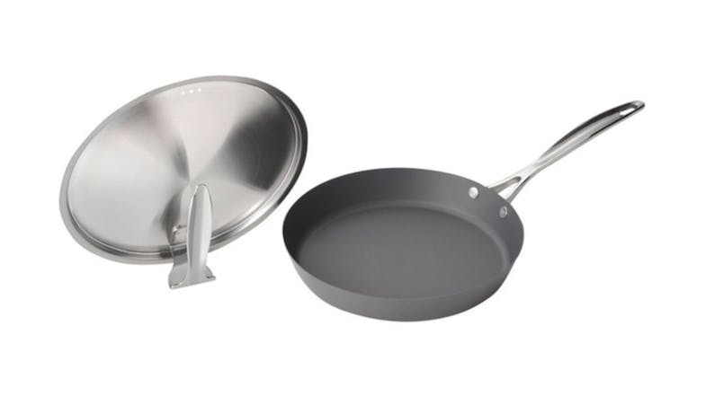 Kurotsuchi Non-stick Iron Frying Pan with Lid, Handle 24cm Kurotsuchi Non-stick Iron Frying Pan with Lid, Handle 24cm