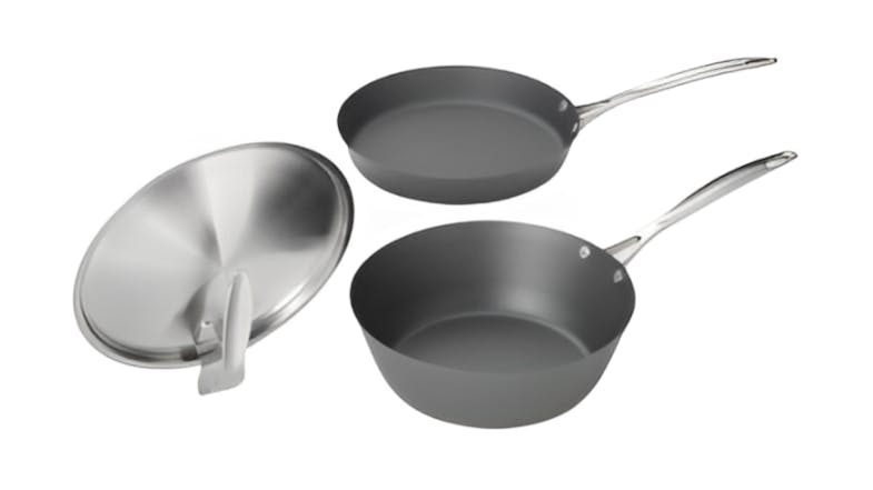 Kurotsuchi Non-stick Iron Pan Set with Lid 24cm 3pcs. Kurotsuchi Non-stick Iron Pan Set with Lid 24cm 3pcs.