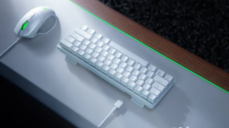 Razer Huntsman Mini Optical Gaming Keyboard - Clicky Purple Switch (Mercury Edition) Razer Huntsman Mini Optical Gaming Keyboard - Clicky Purple Switch (Mercury Edition)