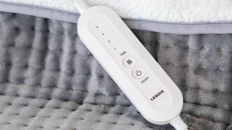 Lenoxx Plush Fleece-Lined Electric Foot Warmer Lenoxx Plush Fleece-Lined Electric Foot Warmer