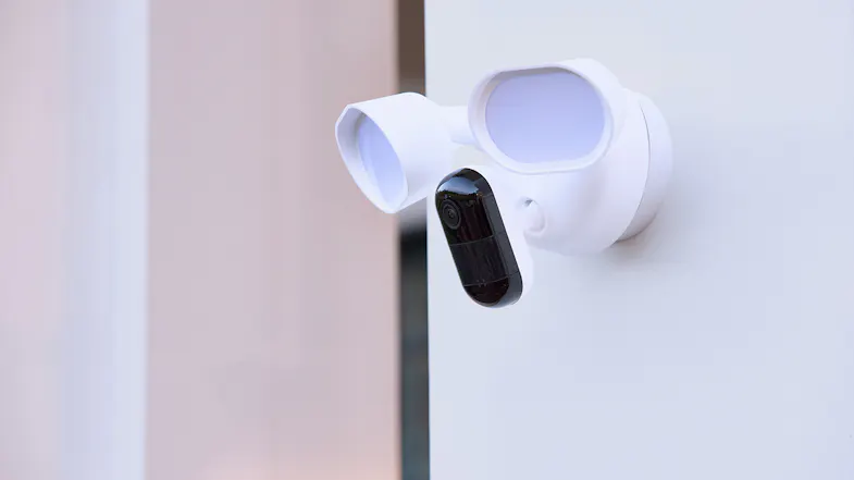 Arlo Floodlight 2K Outdoor Wired Security Camera with Wi-Fi Connectivity - 1 Pack (White) Arlo Floodlight 2K Outdoor Wired Security Camera with Wi-Fi Connectivity - 1 Pack (White)