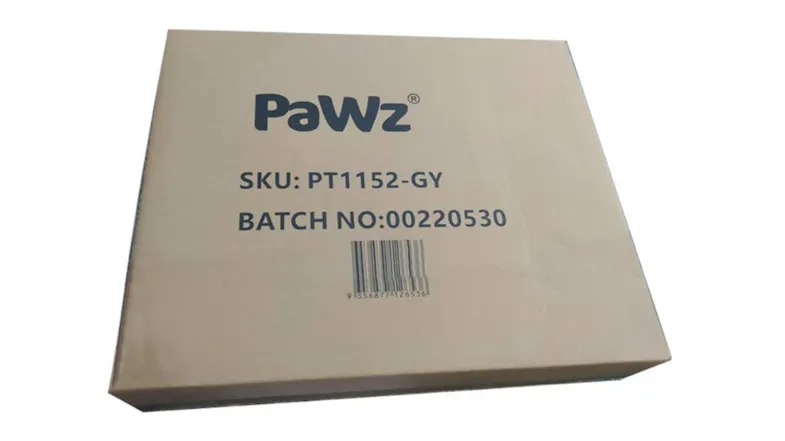 Packaging of the PaWz folding covered litter box. Packaging of the PaWz folding covered litter box.