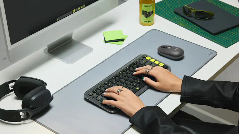 Logitech POP Icon Keys Wireless Keyboard & Mouse Bundle with Customisable Action Keys/Button - Graphite (920-013121) Logitech POP Icon Keys Wireless Keyboard & Mouse Bundle with Customisable Action Keys/Button - Graphite (920-013121)