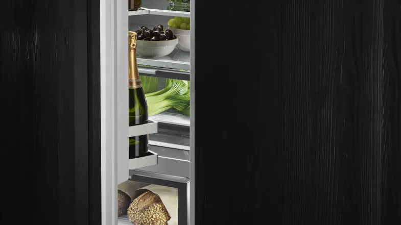 A side view of the unit filled with groceries A side view of the unit filled with groceries