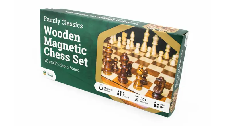 A box of wooden travel chess set, 38cm. A box of wooden travel chess set, 38cm.