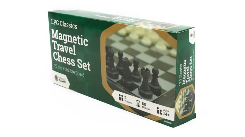 A box of wooden travel chess set, 20cm. A box of wooden travel chess set, 20cm.