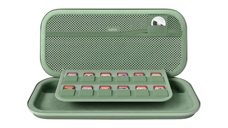 Belkin case with 12 Nintendo Switch game cartridges Belkin case with 12 Nintendo Switch game cartridges