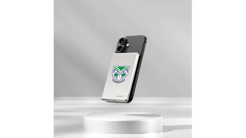 Cygnett 5K Warriors power bank snapped magnetically to a black phone Cygnett 5K Warriors power bank snapped magnetically to a black phone