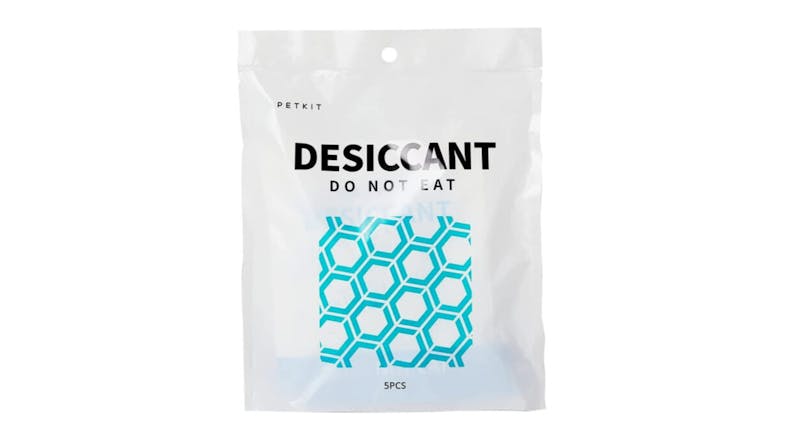 White plastic desiccant packet labelled “Do Not Eat,” featuring a teal honeycomb graphic and PETKIT branding White plastic desiccant packet labelled “Do Not Eat,” featuring a teal honeycomb graphic and PETKIT branding