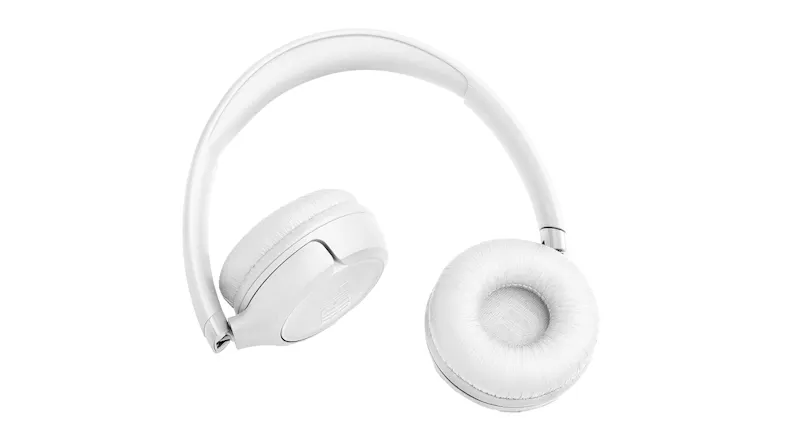 Flat lay of the JBL headphones with one ear cup rotated inward Flat lay of the JBL headphones with one ear cup rotated inward