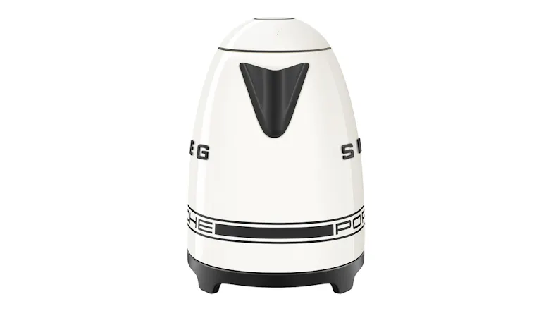 Front-facing view of the Smeg Porsche kettle spout and the wrap-around black racing stripes Front-facing view of the Smeg Porsche kettle spout and the wrap-around black racing stripes