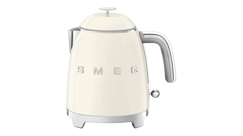 Smeg 50's Style 0.8L Mini Kettle in a glossy cream colour Smeg 50's Style 0.8L Mini Kettle in a glossy cream colour