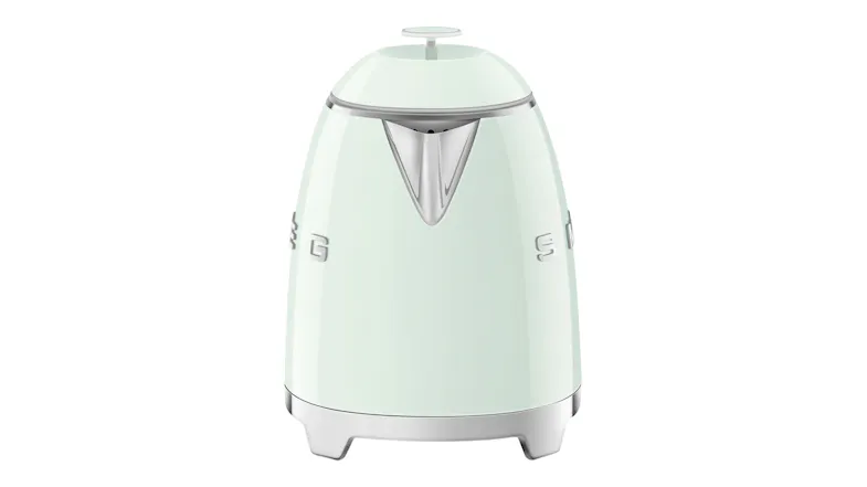 Direct view of the 0.8L kettle with triangular pouring spout Direct view of the 0.8L kettle with triangular pouring spout