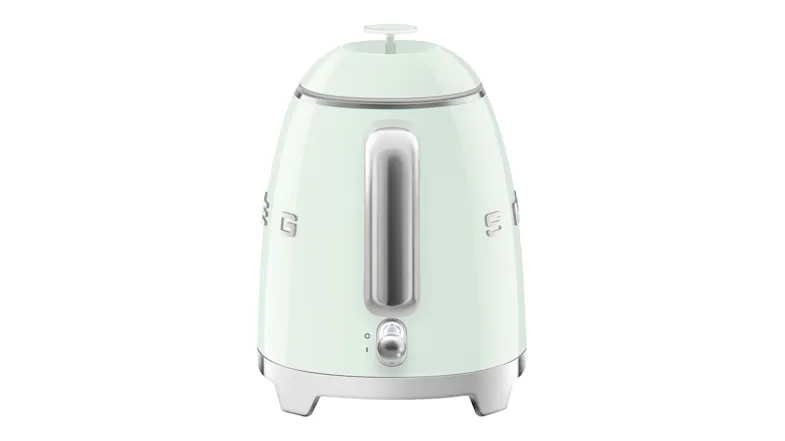 Rear view of the Smeg mini kettle with an on power button Rear view of the Smeg mini kettle with an on power button