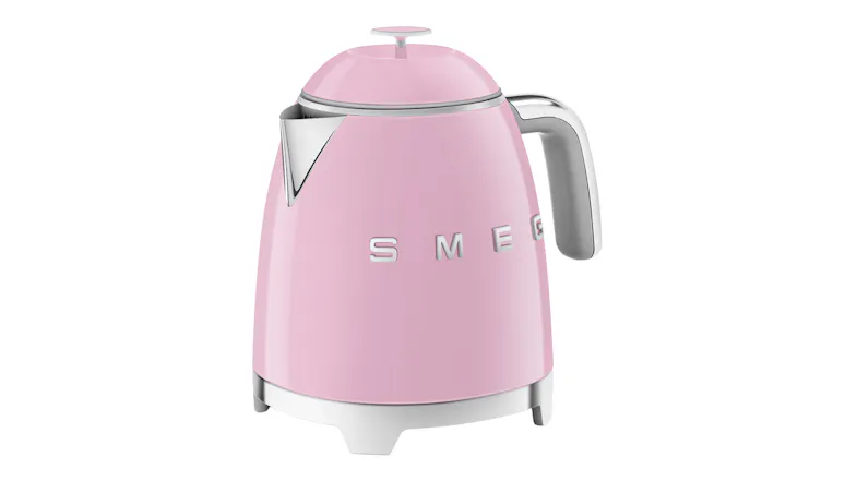 Angled view of the mini kettle with a glossy finish Angled view of the mini kettle with a glossy finish