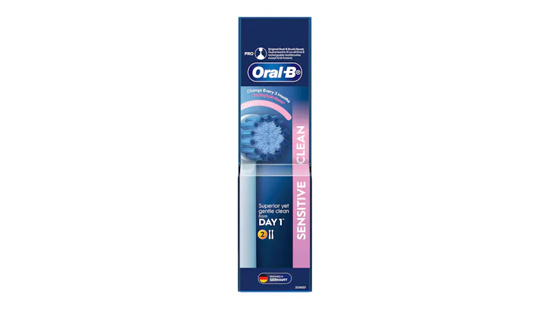 Vertical view of the Oral-B brush head retail box, highlighting the sensitive clean label Vertical view of the Oral-B brush head retail box, highlighting the sensitive clean label