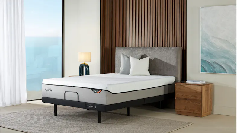 A view of the Pro Air Luxe Firm Super King Mattress by Tempur in a modern bedroom A view of the Pro Air Luxe Firm Super King Mattress by Tempur in a modern bedroom