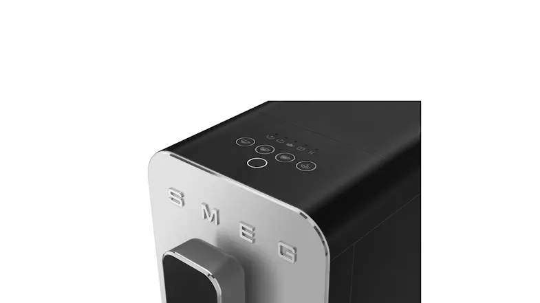 Close-up view highlighting the top control buttons and the Smeg logo Close-up view highlighting the top control buttons and the Smeg logo