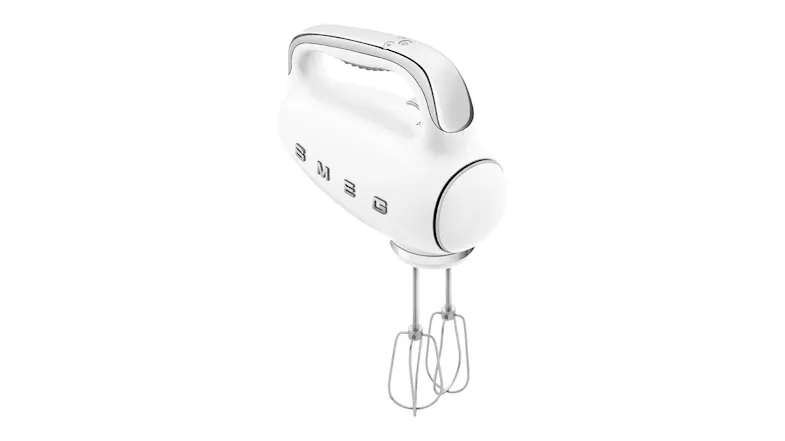 Side view of the Smeg electric hand mixer with wire beaters Side view of the Smeg electric hand mixer with wire beaters