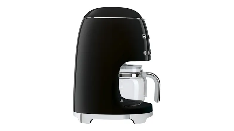 Right side view of the 50s-style coffee machine showcasing its glossy finish Right side view of the 50s-style coffee machine showcasing its glossy finish