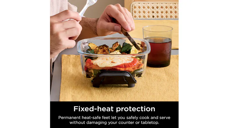 Promotional graphic of the glass container showcasing a fixed-heat protection feature Promotional graphic of the glass container showcasing a fixed-heat protection feature