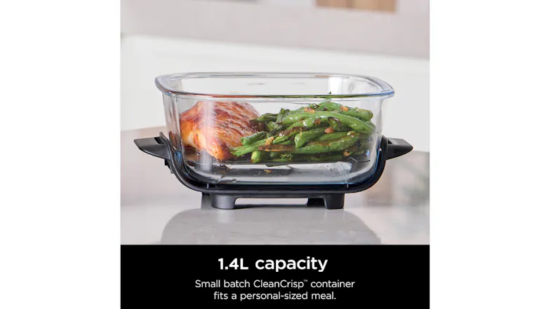 Promotional graphic of the Ninja container showcasing its 1.4L capacity Promotional graphic of the Ninja container showcasing its 1.4L capacity