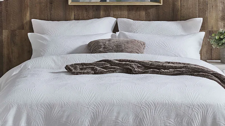 Elk White Duvet Cover Set by L'Avenue Elk White Duvet Cover Set by L'Avenue