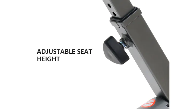 A close up view of the spin bike's adjusting knob A close up view of the spin bike's adjusting knob