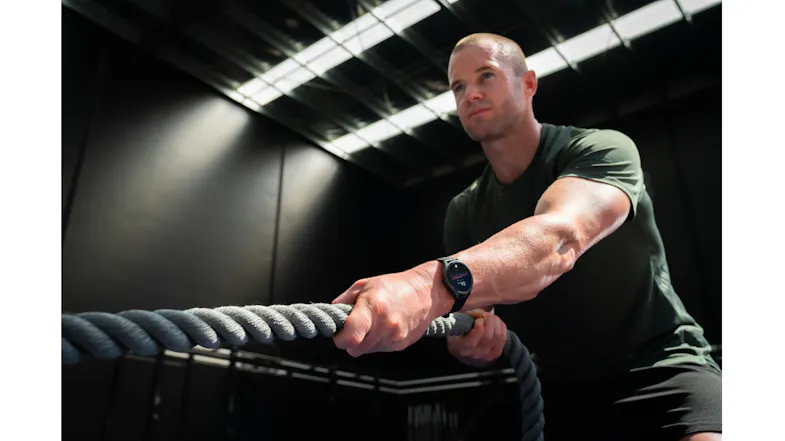 Person performing a battle rope exercise while wearing the Ryze Flex (Gen 2) SmartWatch Person performing a battle rope exercise while wearing the Ryze Flex (Gen 2) SmartWatch