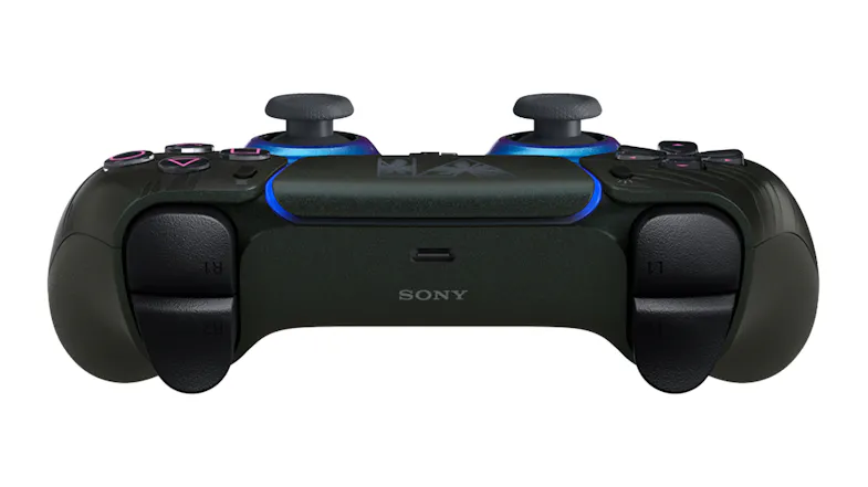 Trigger view of the wireless controller with blue trim and USB port detail Trigger view of the wireless controller with blue trim and USB port detail
