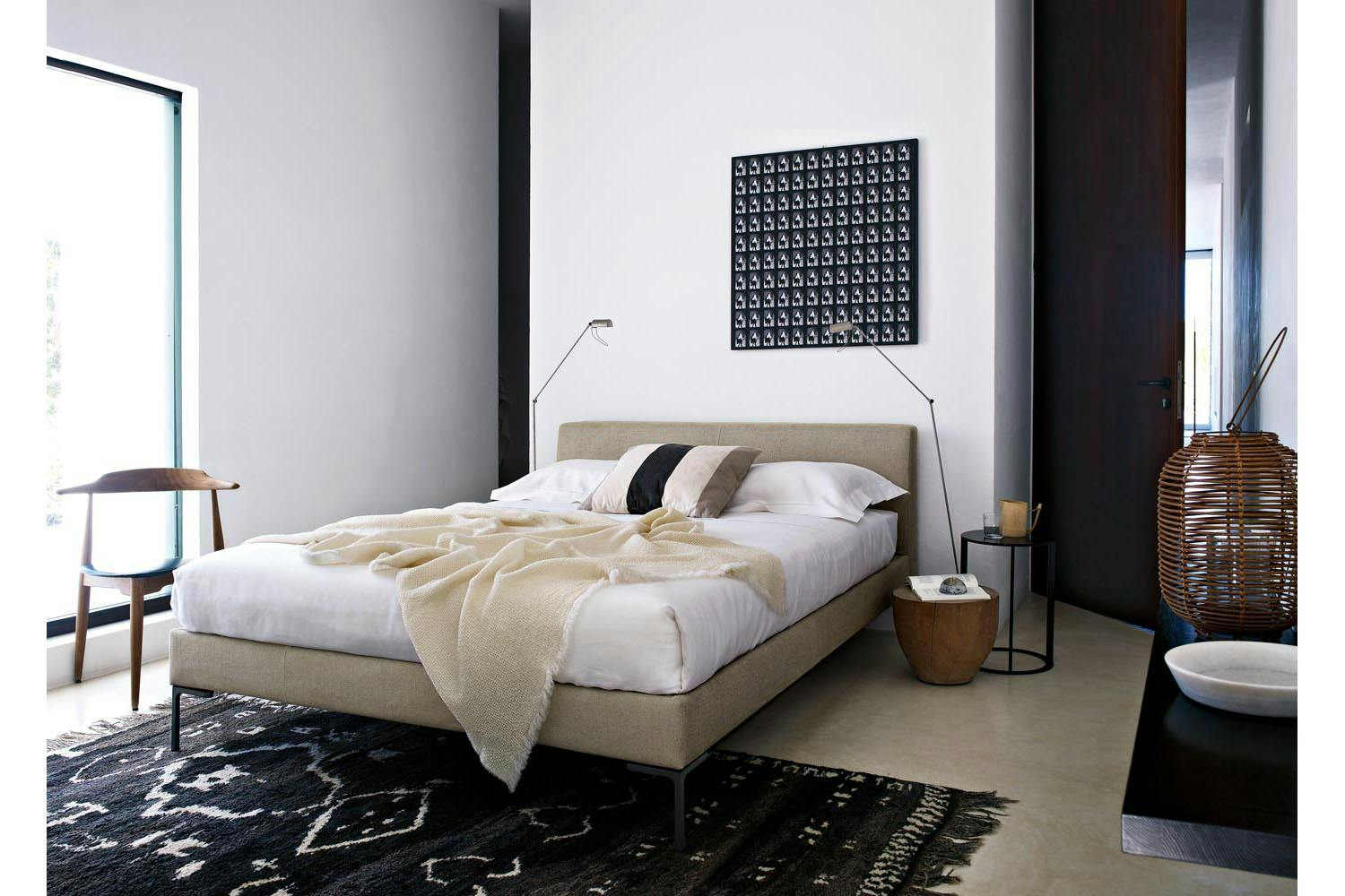 Restaurados later escritorios Charles Bed by Antonio Citterio for B&B Italia | Space Furniture