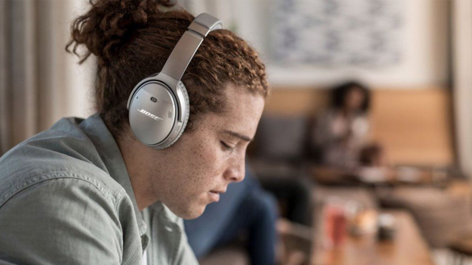 Bose quietcomfort 45 отзывы. Bose QUIETCOMFORT 35 II на голове.