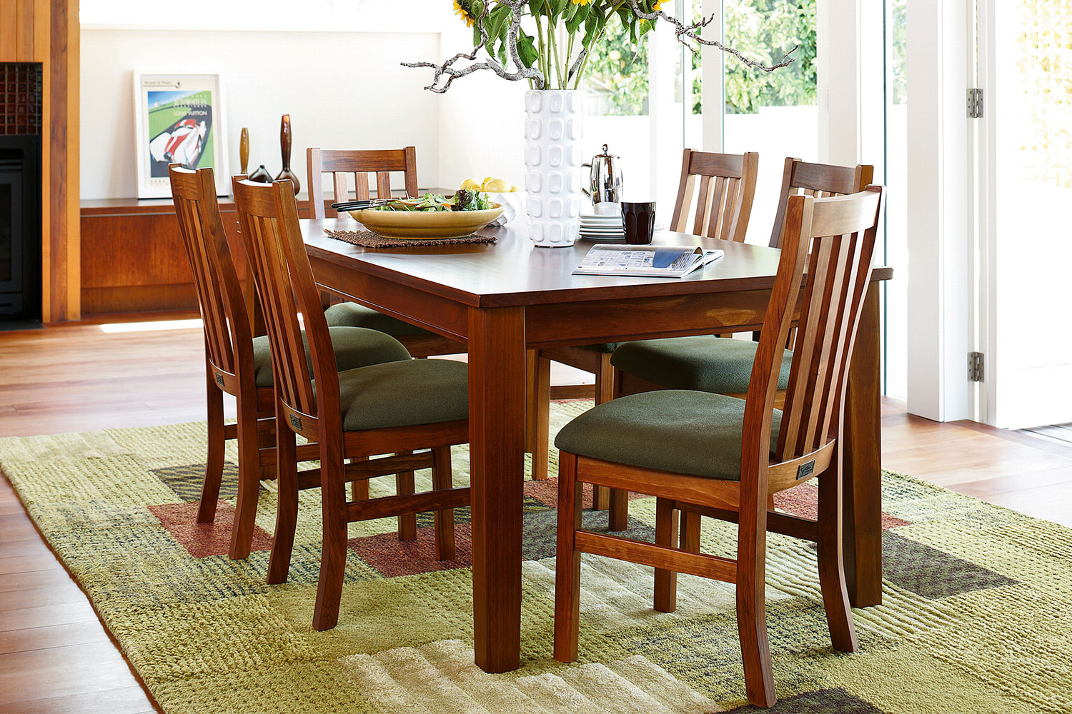 Ferngrove 1800 Dining Table