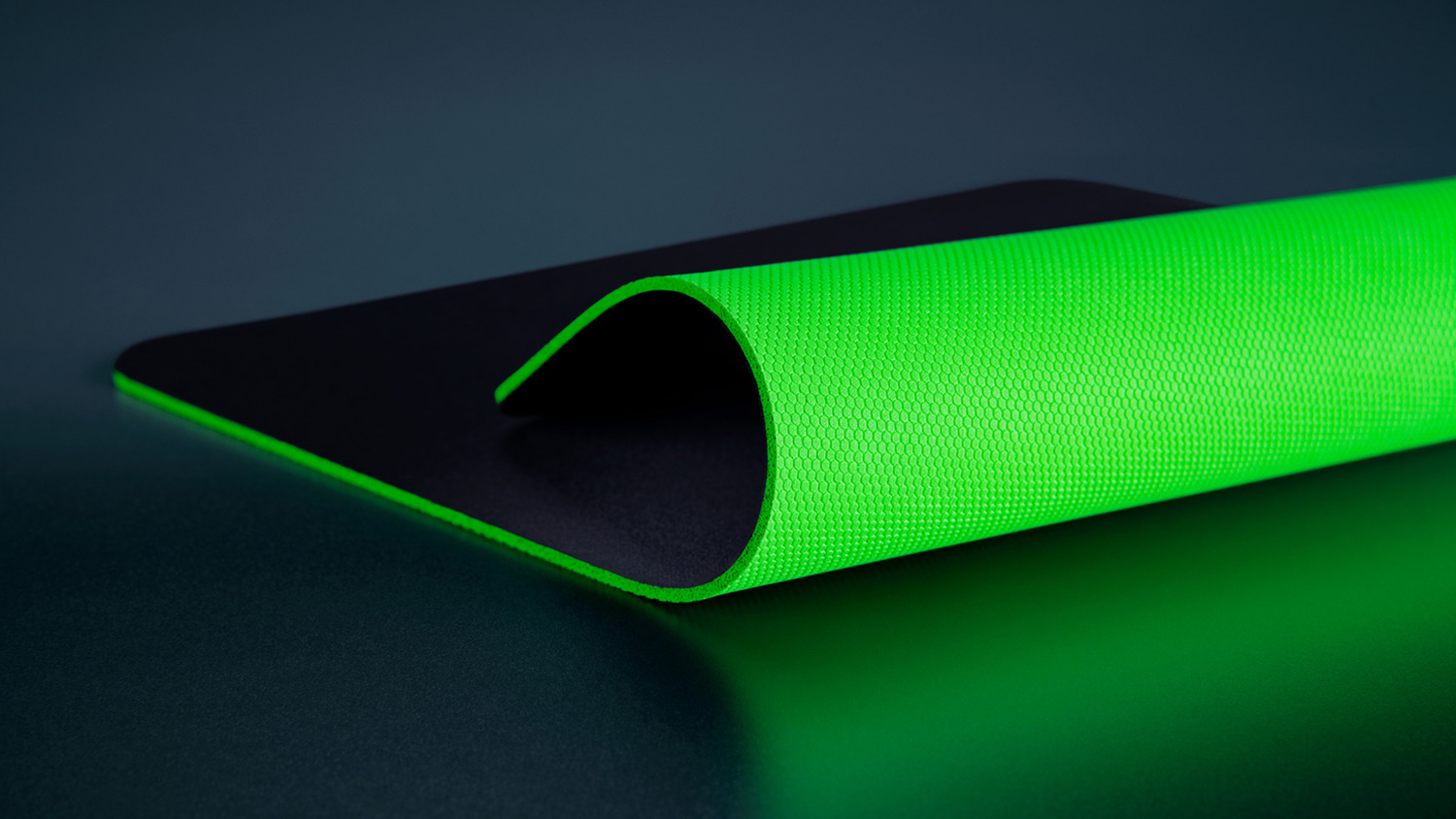 Razer Gigantus V2 Soft Gaming Mouse Mat - Large