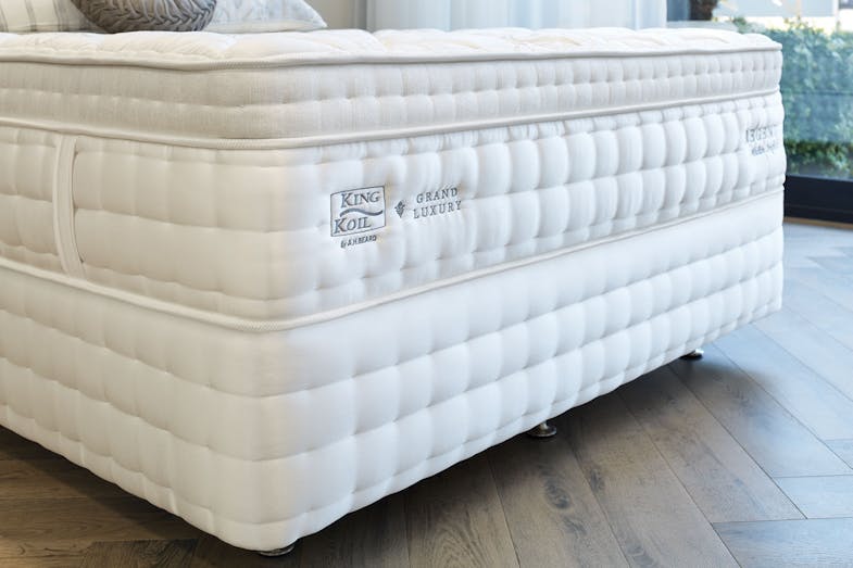 Grand Luxury Regent Medium Queen Bed by King Koil