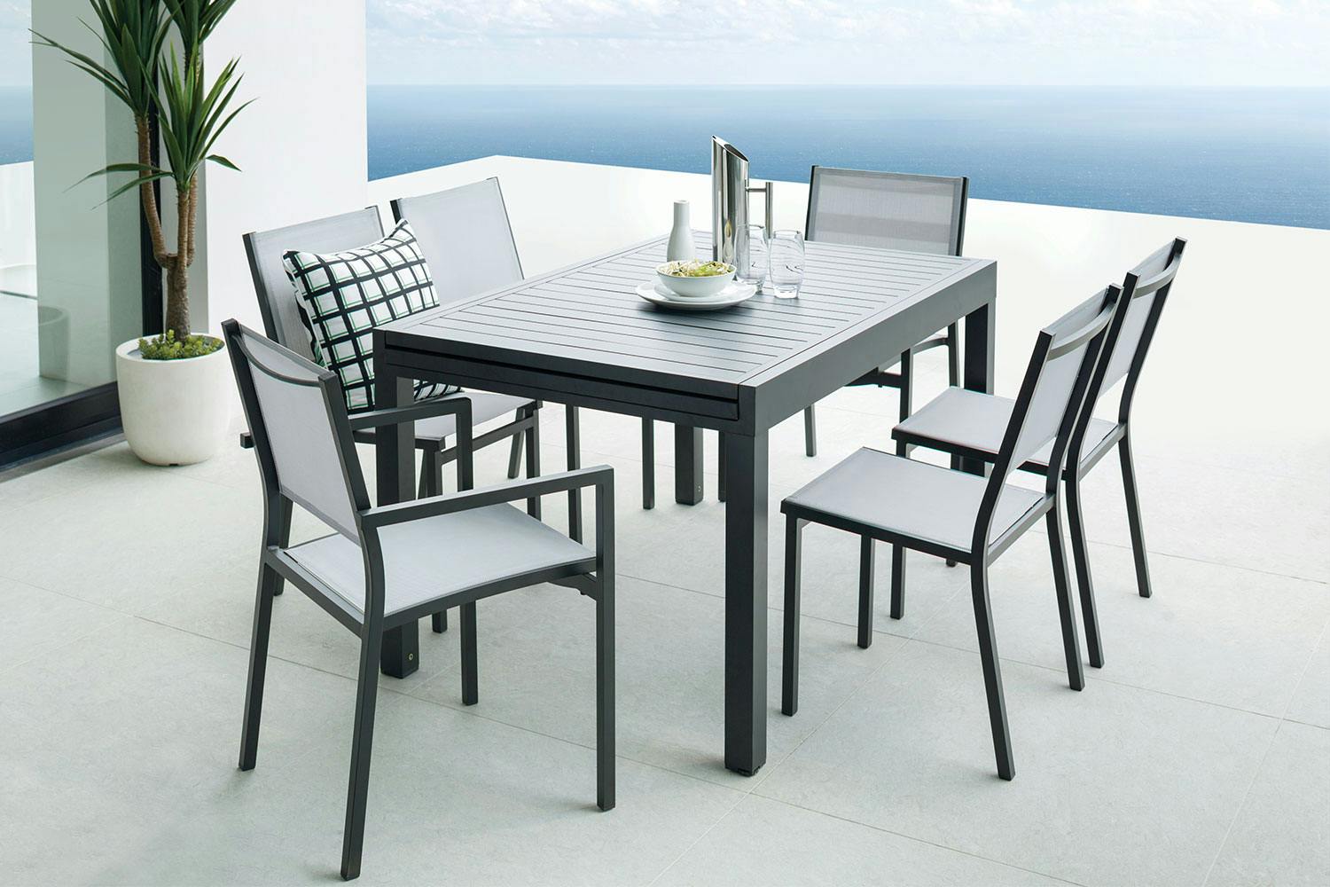 Oaklyn 11 Piece Outdoor Extension Dining Setting