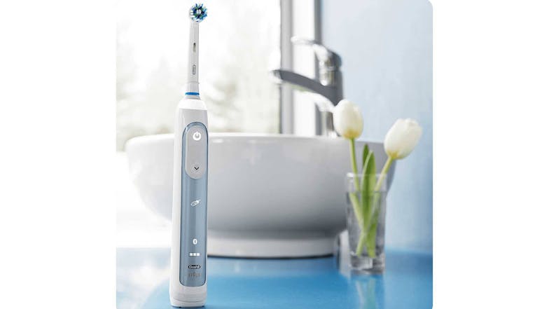 Oral-B Smart 7000 Electric Toothbrush