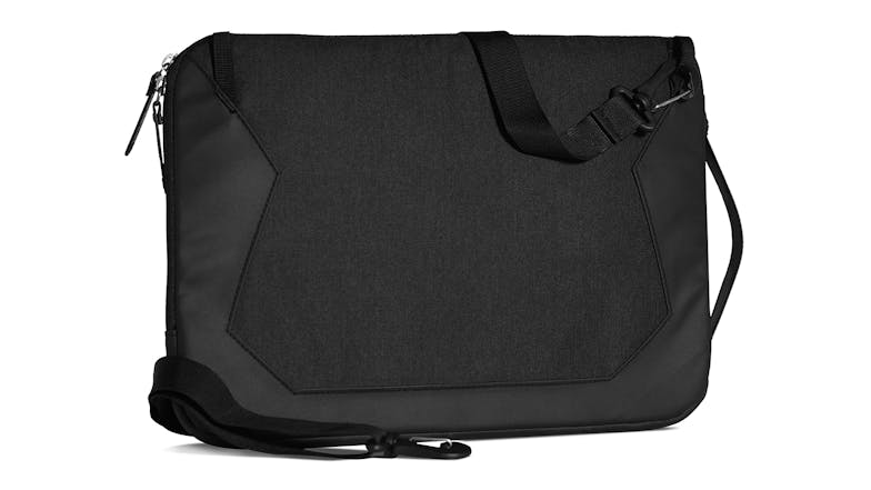 STM Myth 15" Laptop Sleeve - Black