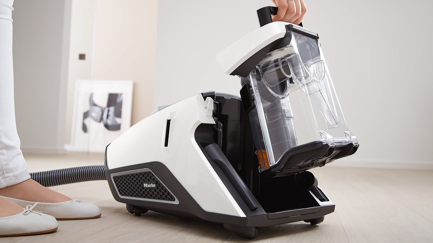 Miele Blizzard Excellence Vacuum Cleaner | Harvey Norman New Zealand