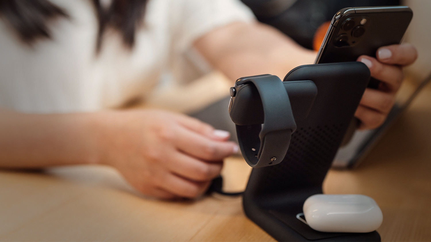 STM ChargeTree Swing Multi Device Charging Station - Black