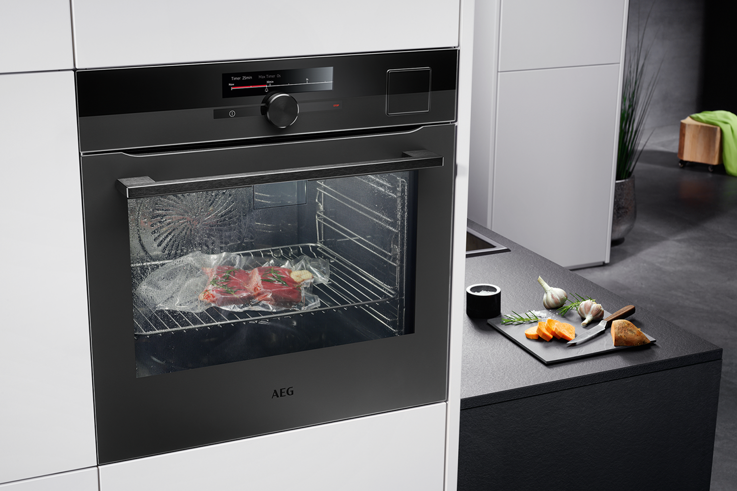 AEG 60cm Steam Clean 25 Function Builtin Oven Matte Black
